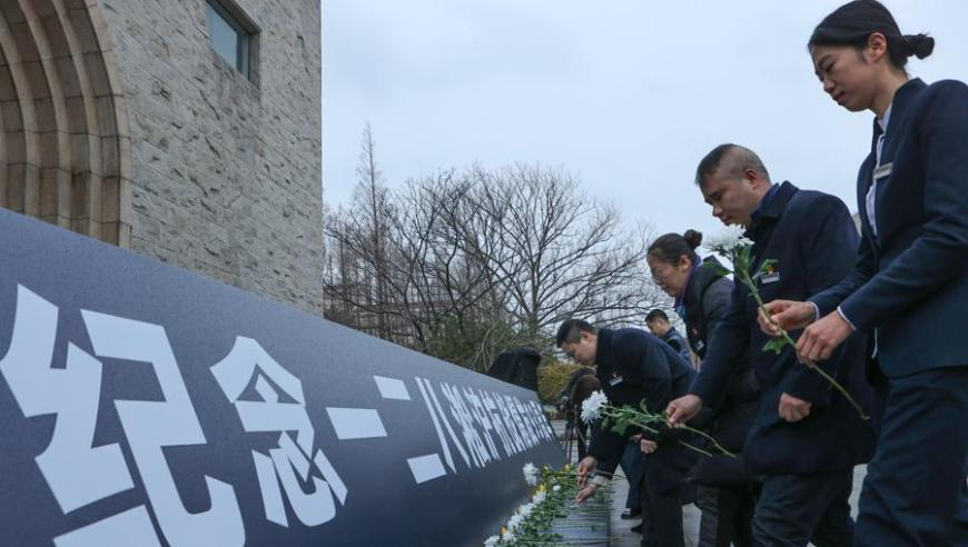 2025年澳門正版資料大全更新,釣魚曬成炭黑大爺走紅后朋友發(fā)聲,展開解析落實_測試版V4.18